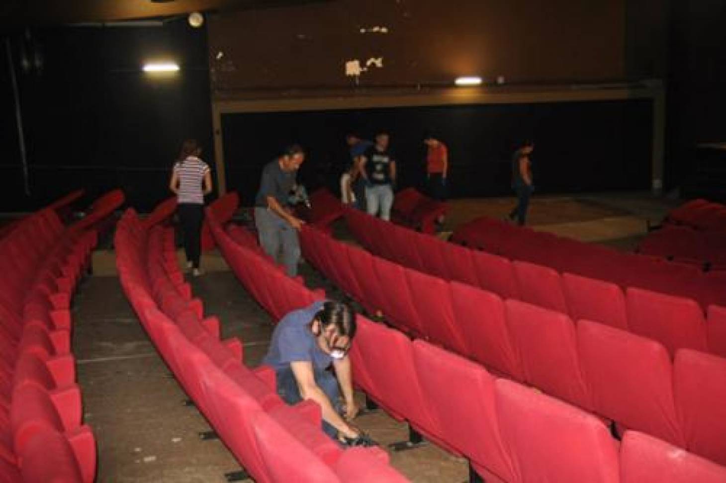 Ancien théâtre : les fauteuils enlevés