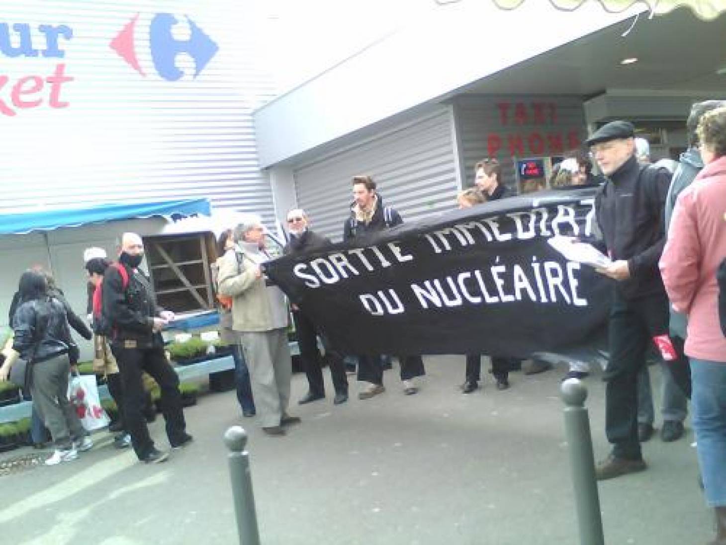 Une cinquantaine d’anti-nucléaire <br> aux Couronneries