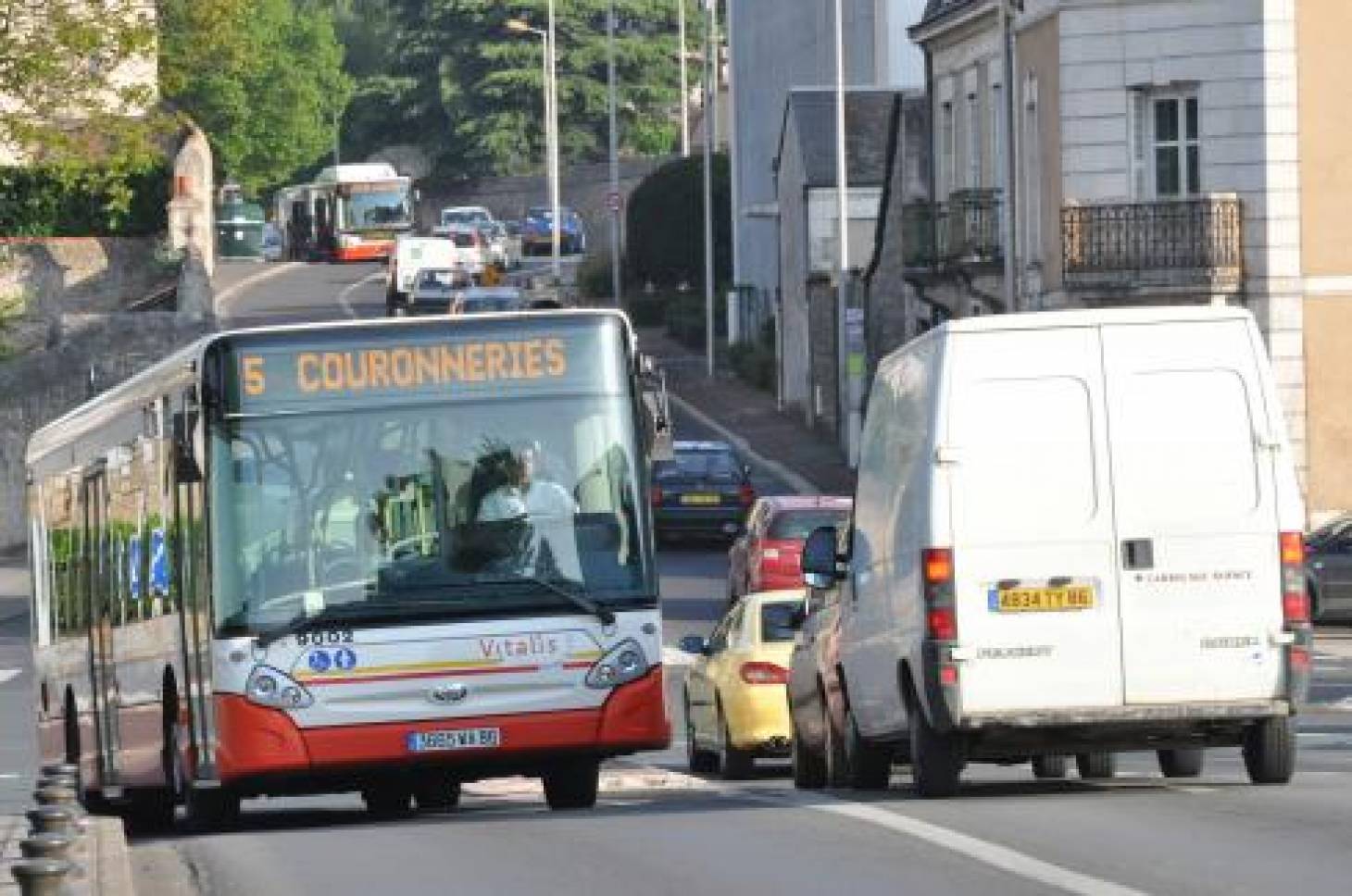 Pour ou contre <br>le bus du futur ?