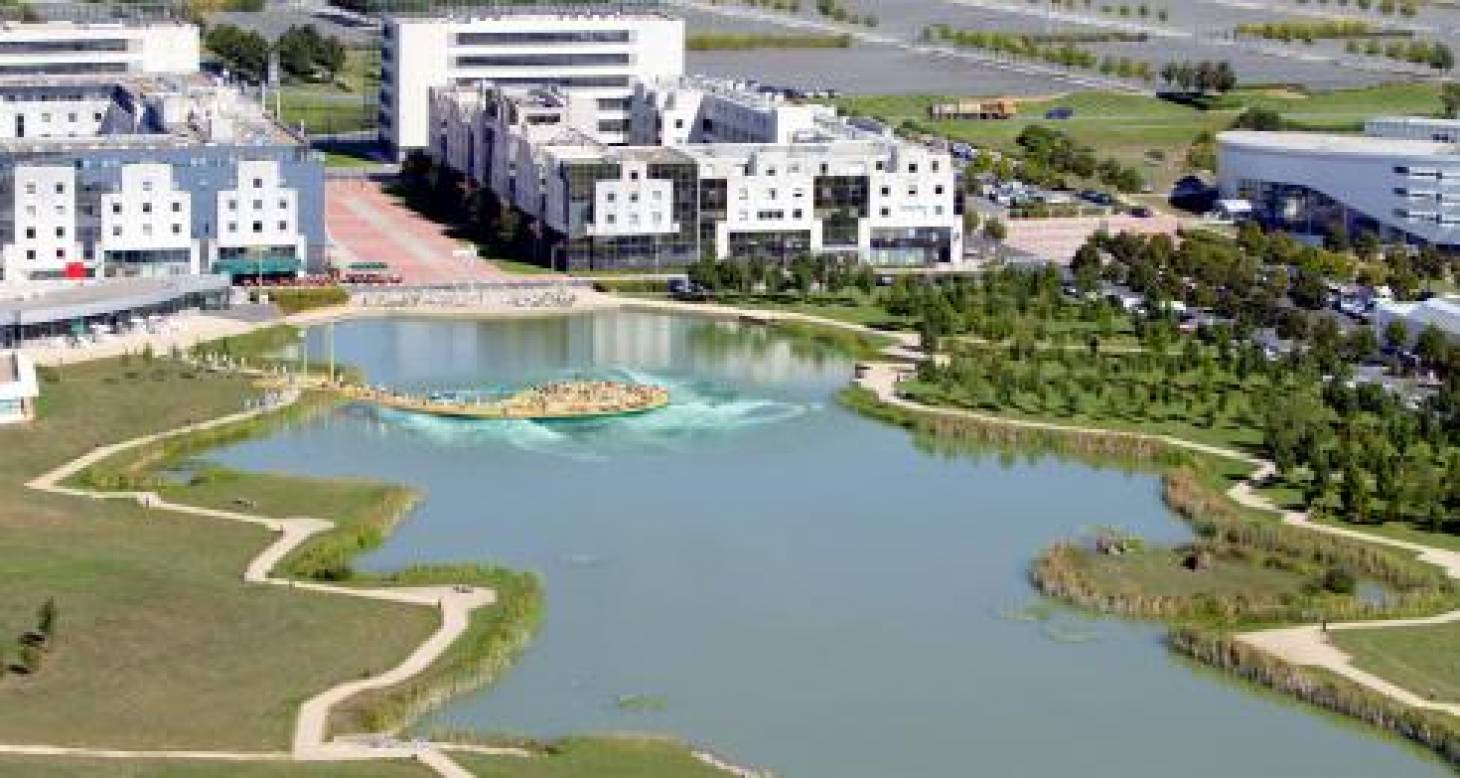 Bientôt du surf sur le lac de la Technopole ! 