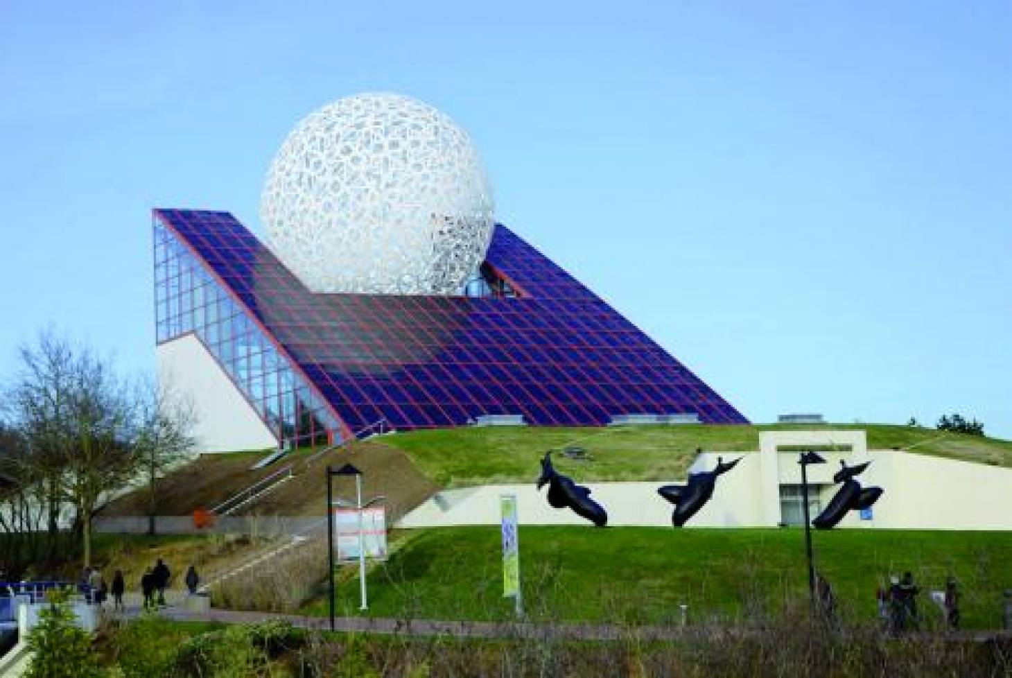 Futuroscope : la boule se fait dentelle