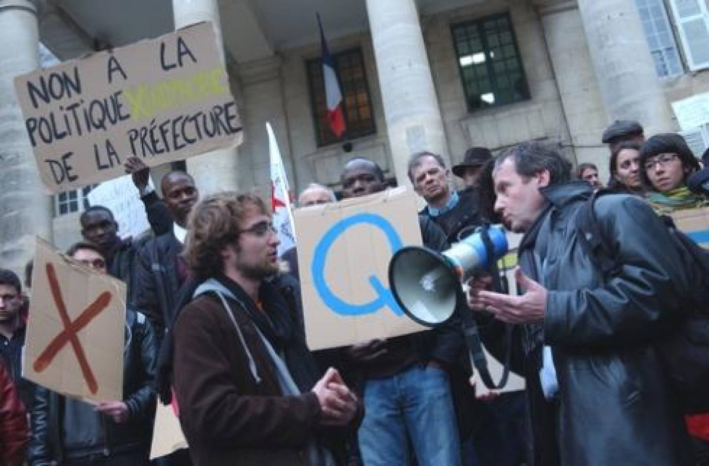 200 manifestants dénoncent l'expulsion d'étudiants