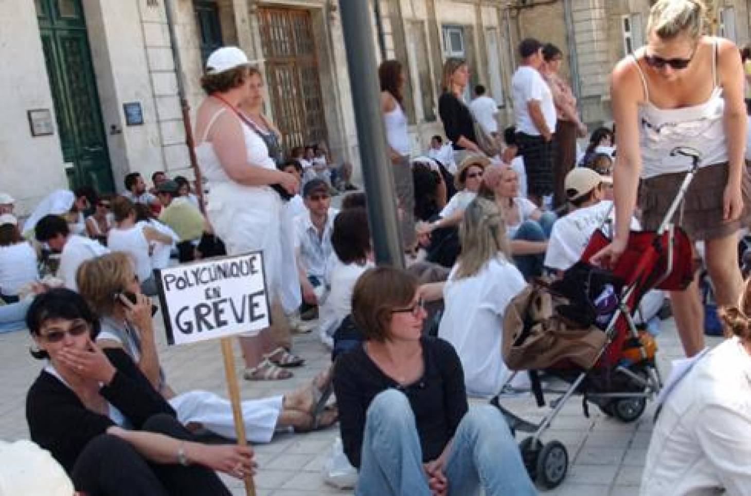 La Polyclinique paralysée