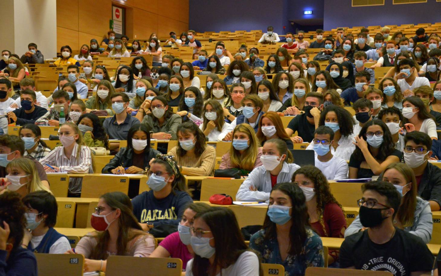 Université : rentrée masquée pour les étudiants
