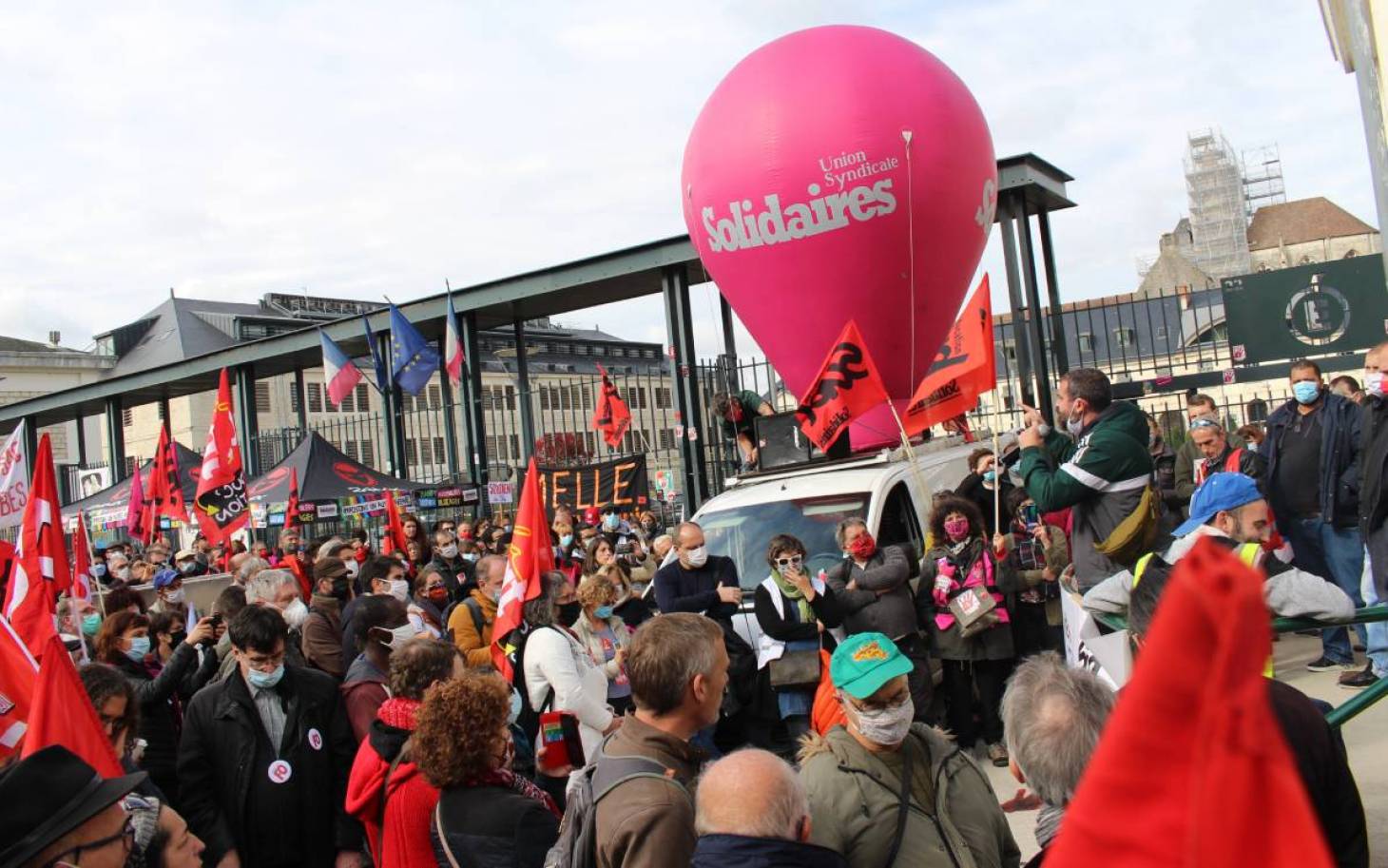 Un millier de personnes en soutien des « 4 de Melle »