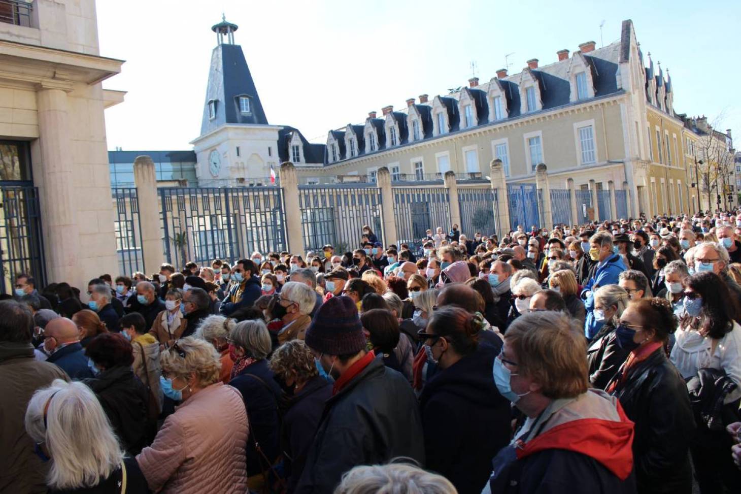 A Poitiers, 1 500 personnes réunies en hommage à Samuel Paty