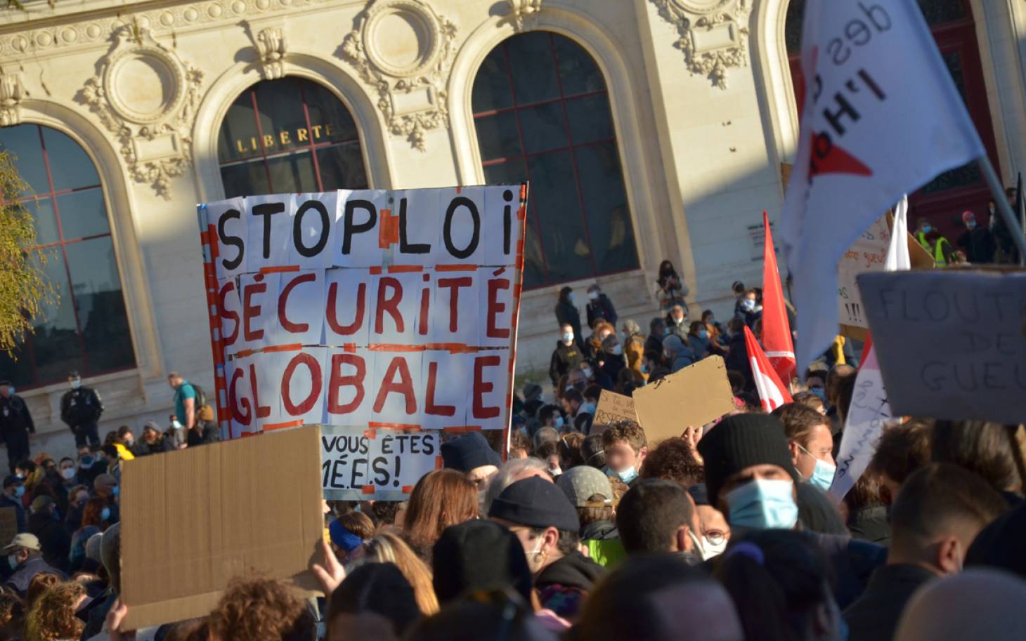 Poitiers - Plus de 1 500 personnes contre la loi de "sécurité globale"