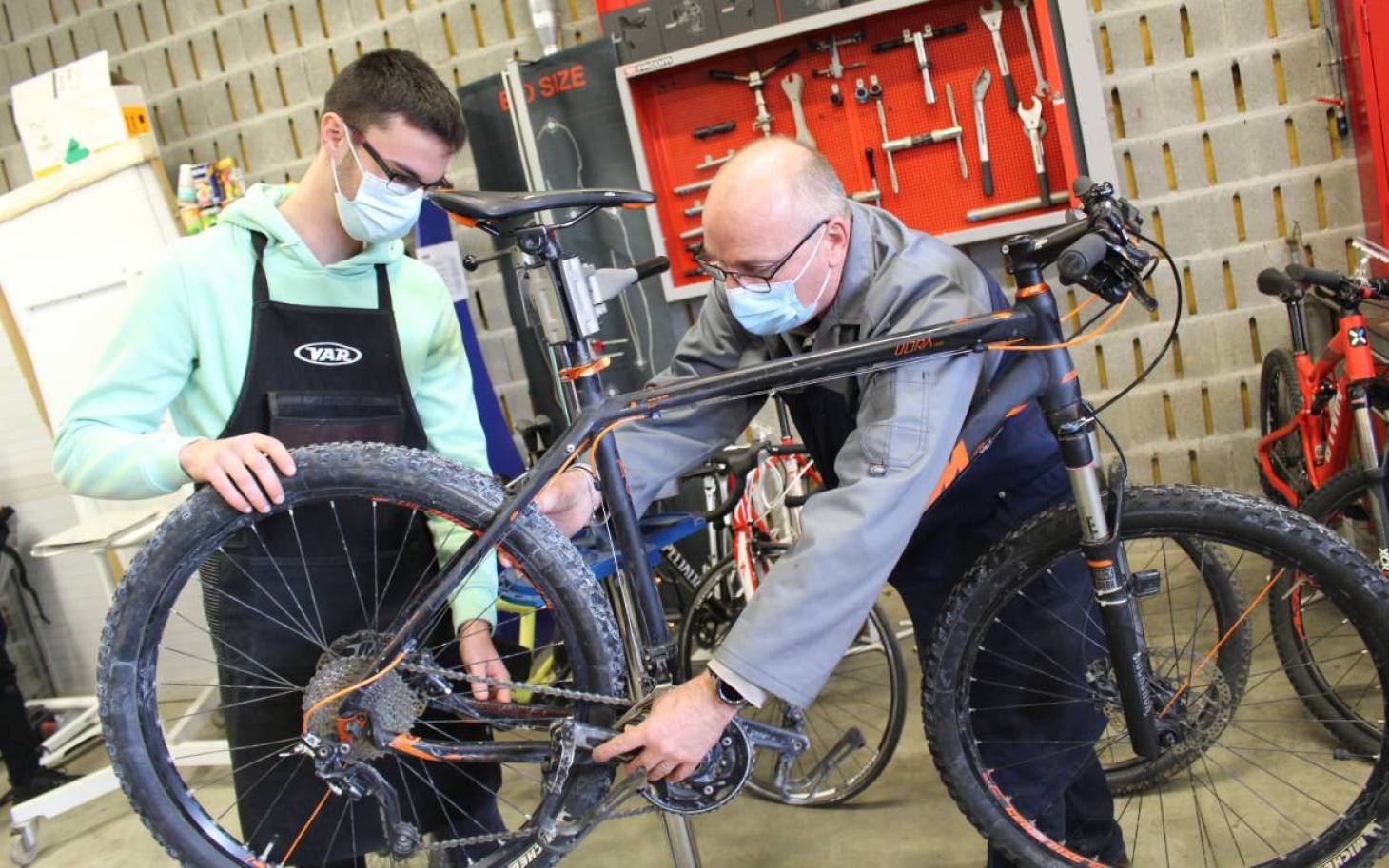 A Poitiers, le boom des techniciens cycles