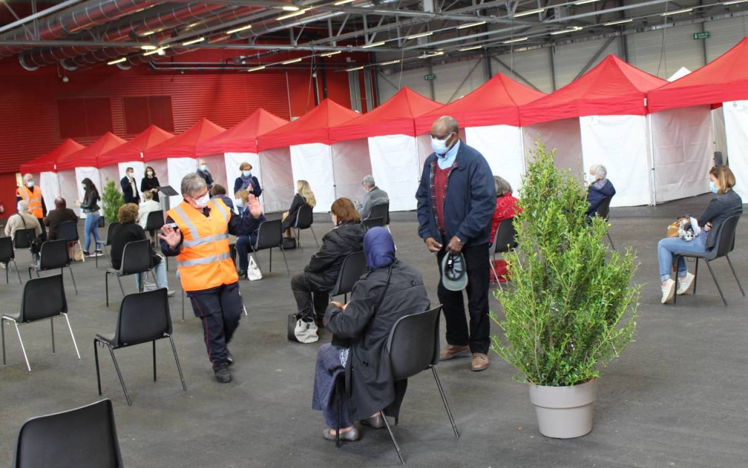 Poitiers - Le centre de vaccination de grande capacité est ouvert