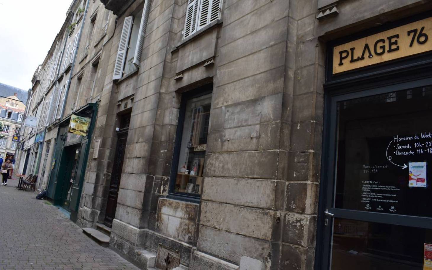 Faites la rue !… rue de la Cathédrale, à Poitiers