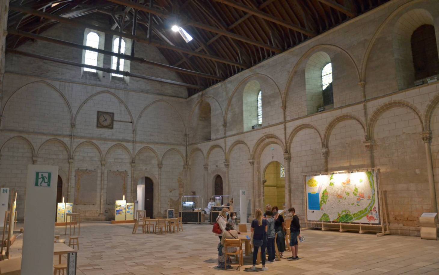 Le palais des ducs d’Aquitaine, la nouvelle « place publique »