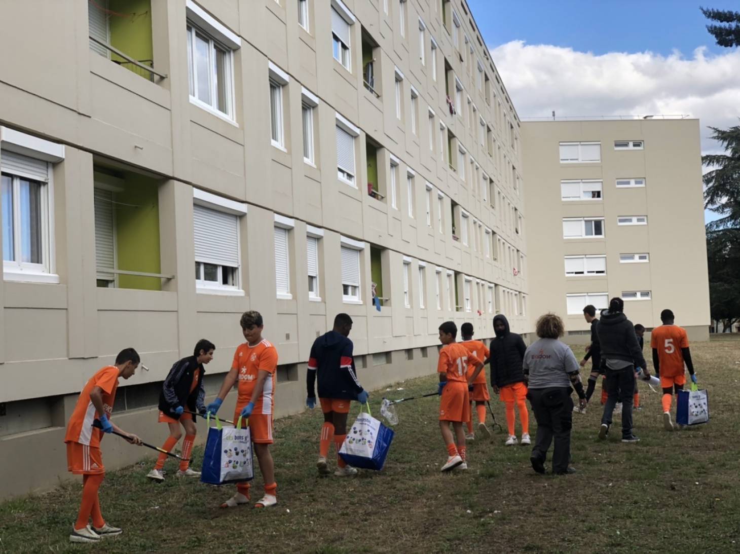 Poitiers/Couronneries - Les jeunes joueurs de l’Asac participent à une action citoyenne