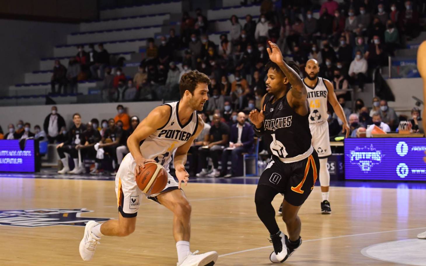 Basket - Six à la suite à Cergy ?