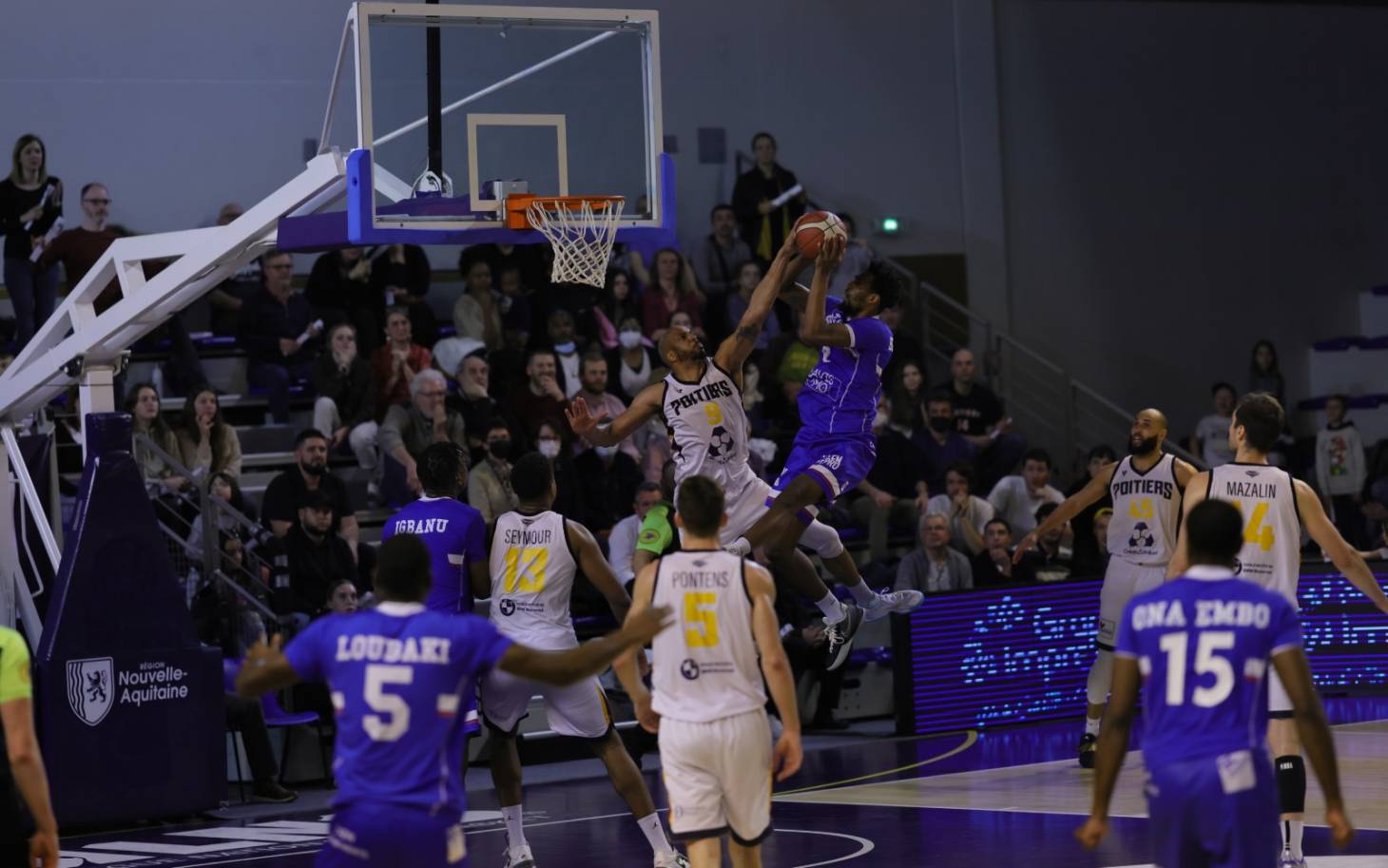 Basket - A Lyon pour confirmation