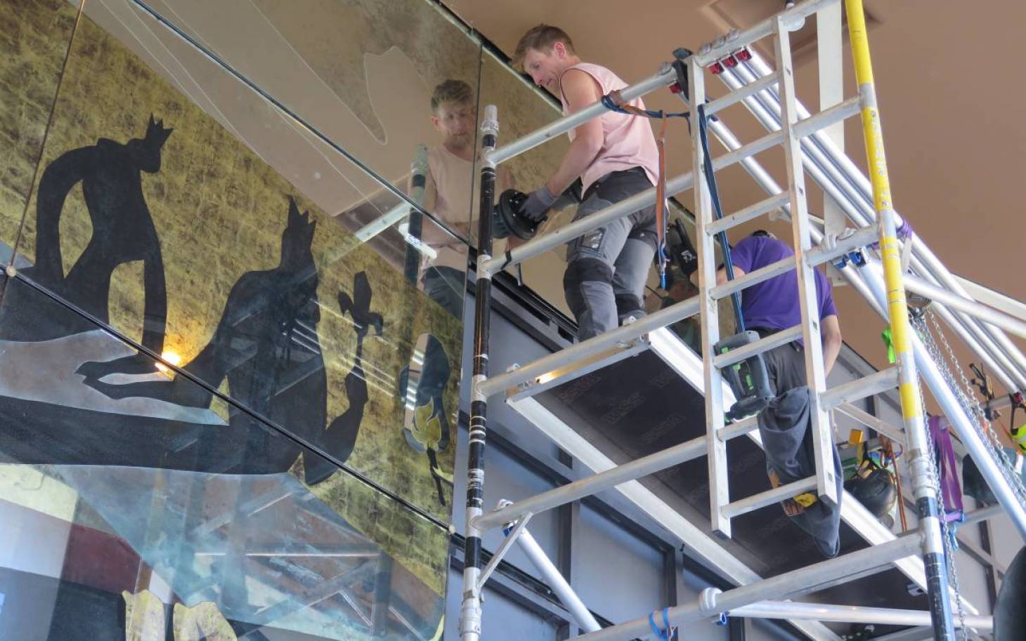 Poitiers - Le miroir de Robert Pansart réintègre l’ancien théâtre