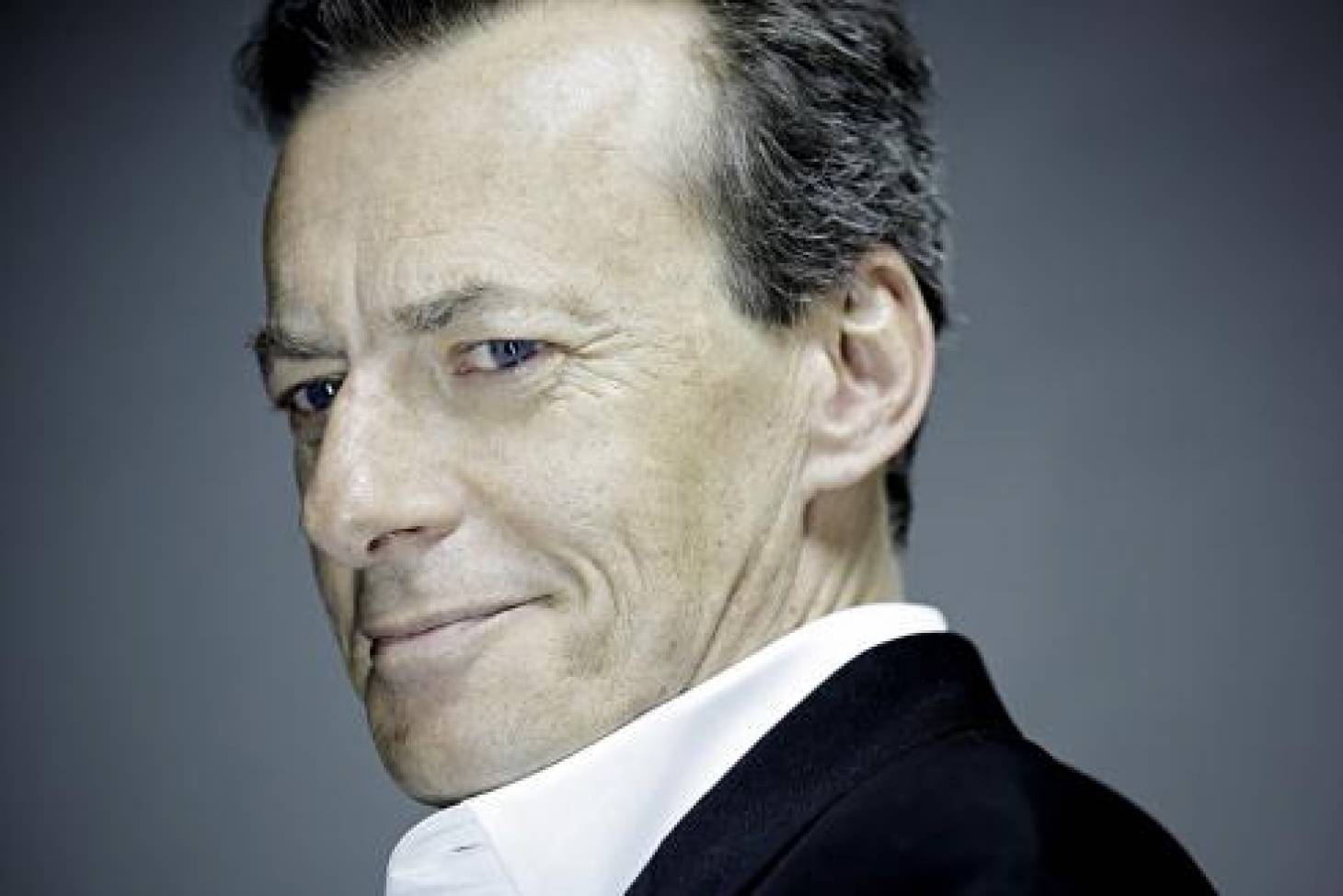 Olivier Nora : "De moins en moins de titres se vendent de plus en plus"