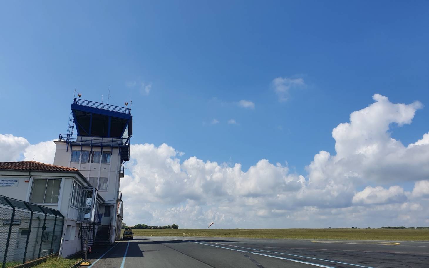 Aéroport : Grand Poitiers esquisse une troisième voie