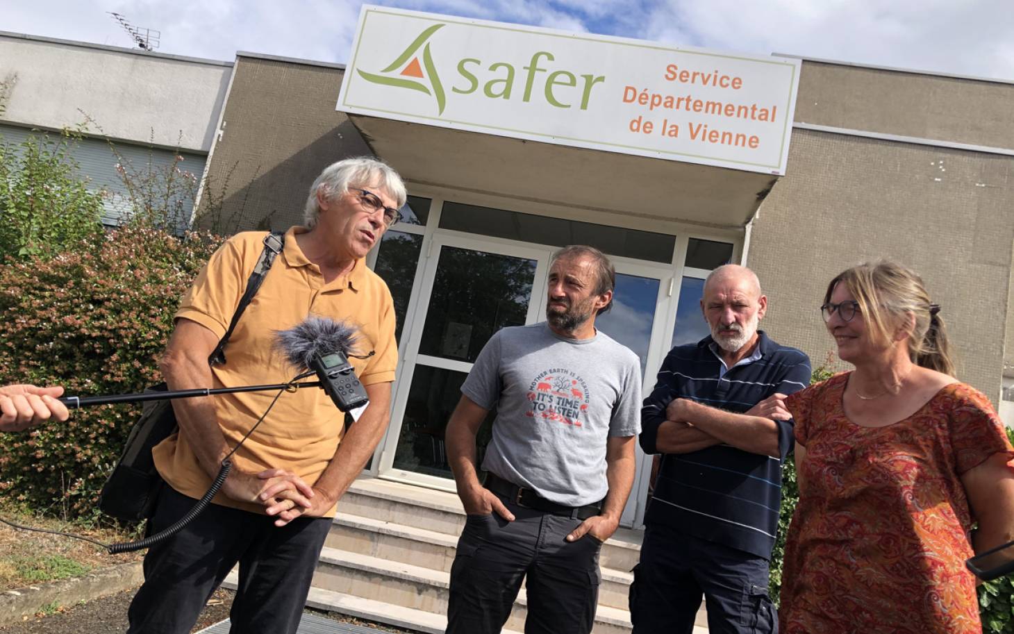 La vente de la ferme géante fait débat