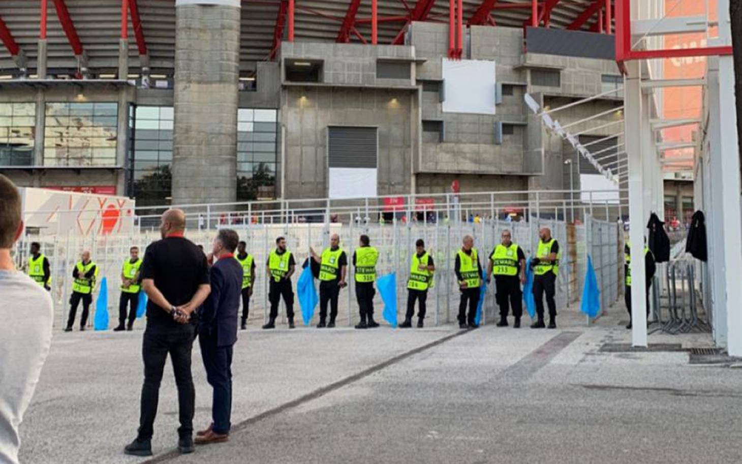 Benfica-PSG : des supporters dénoncent des palpations inappropriées