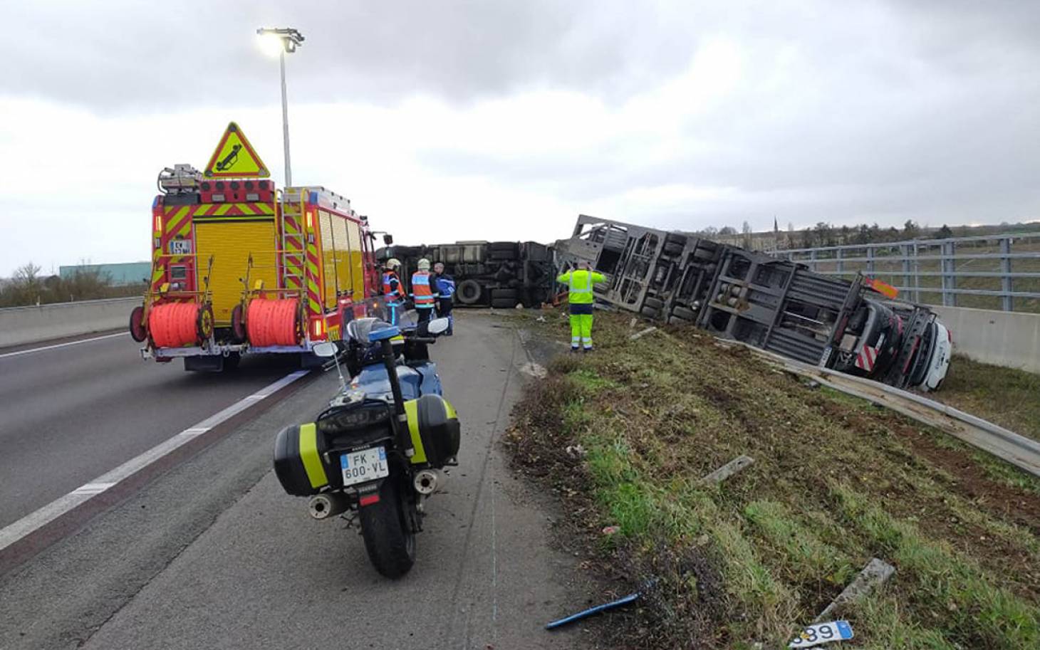 Poitiers/A10 - Trafic perturbé à cause d'un camion couché sur une voie