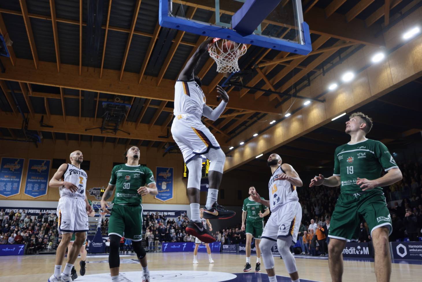 Basket - Poitiers au bout du suspense