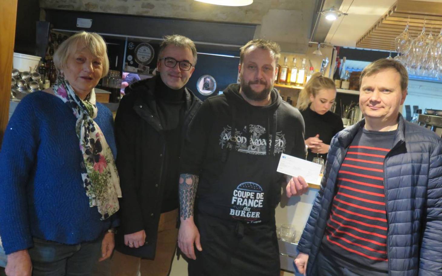 Burger solidaire : Olivier Leclerc reverse 1 000€ à Ukraine libre