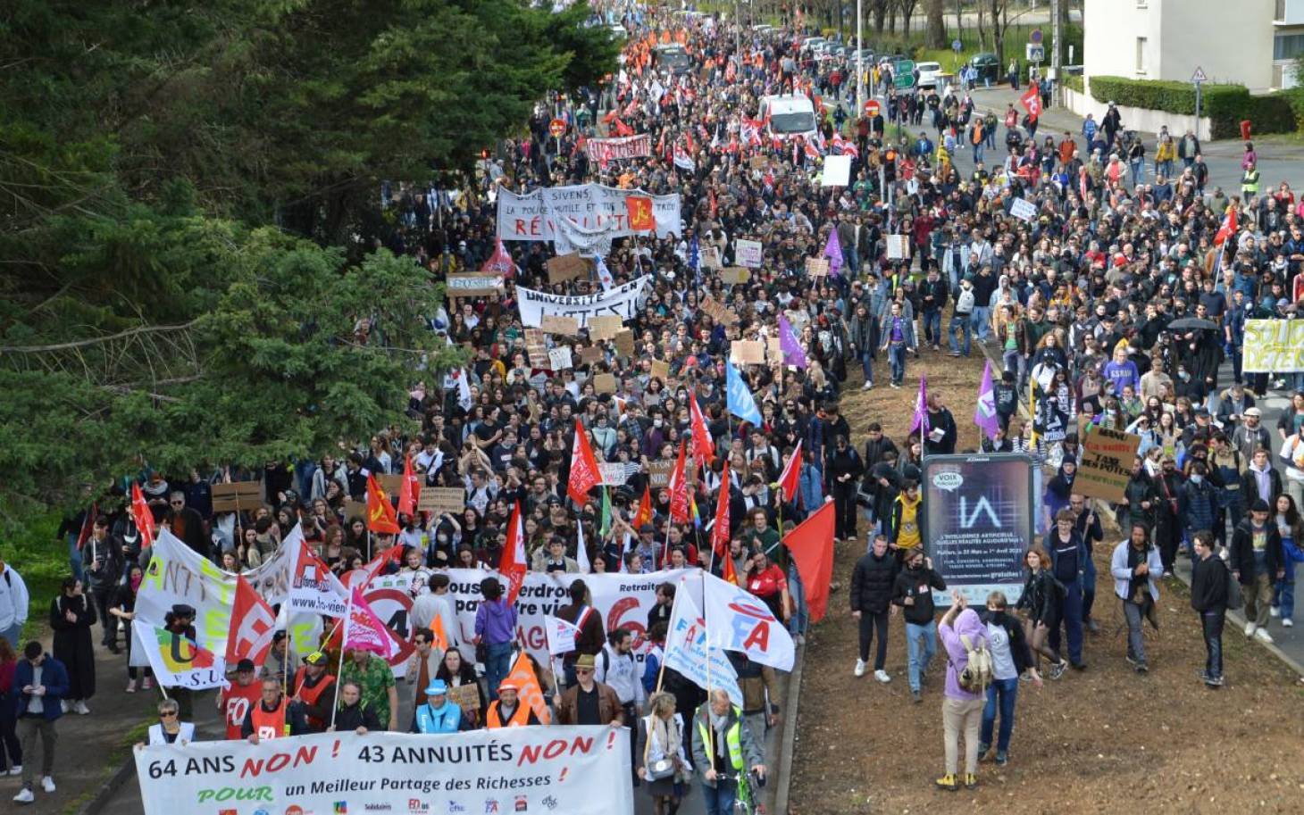 Les syndicats font le plein