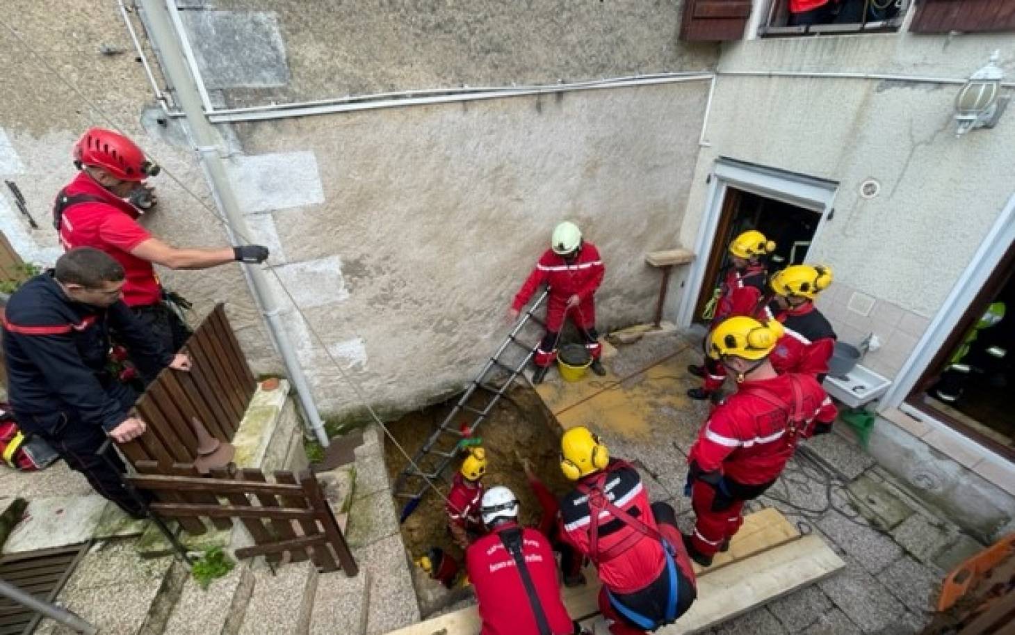 A Montmorillon, il chute dans une cavité creusée sous sa terrasse