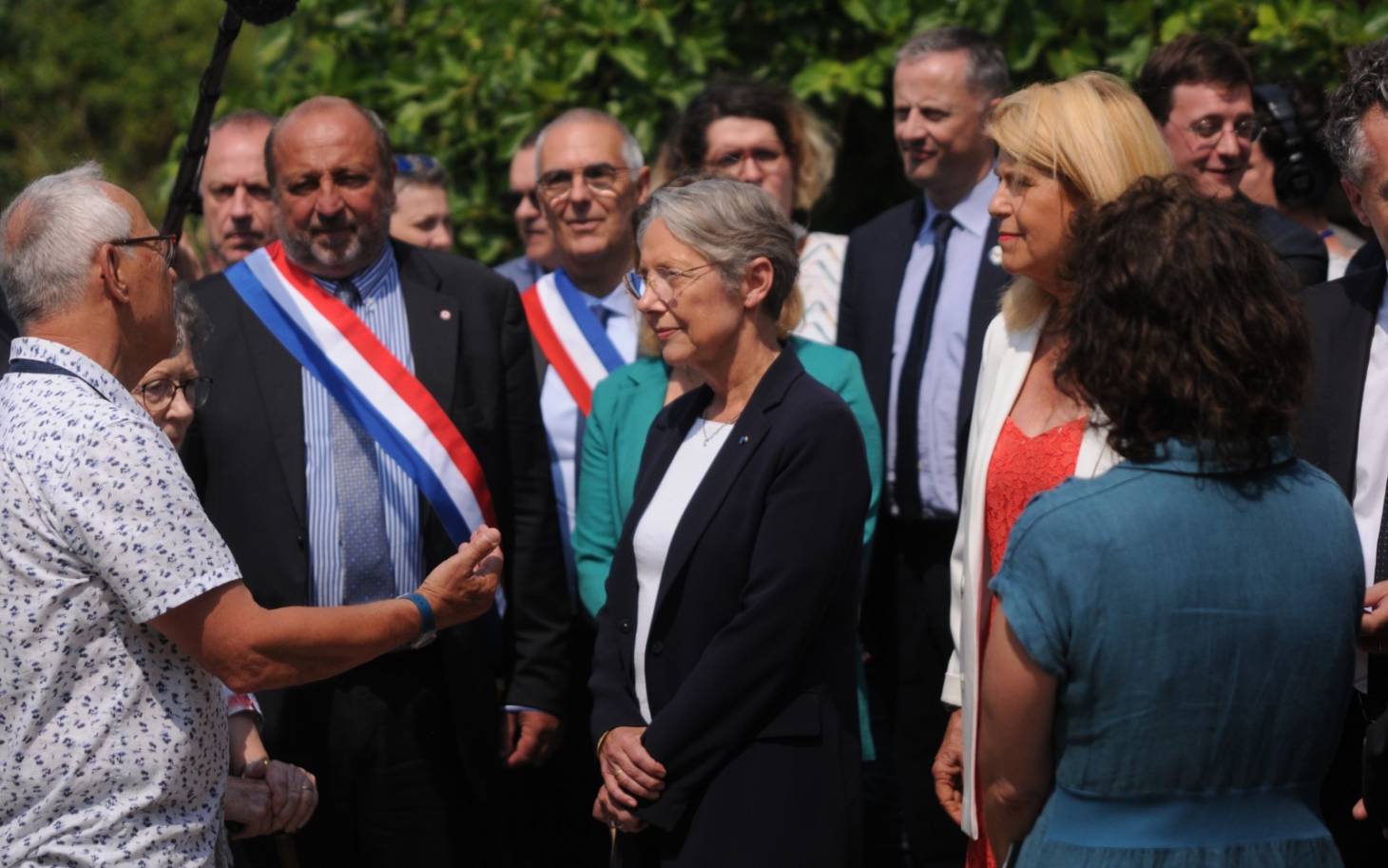 Elisabeth Borne en campagne pour la ruralité