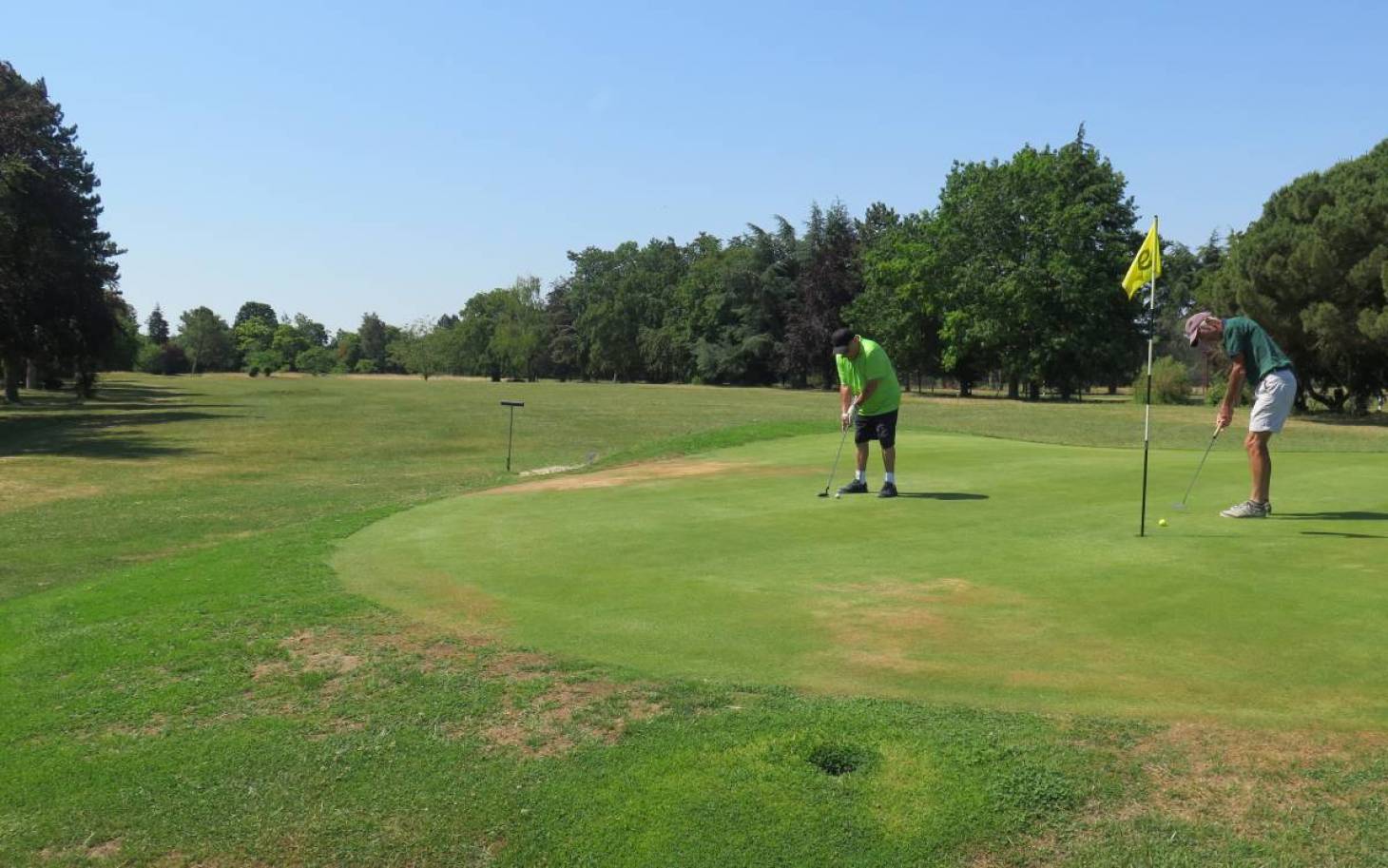 Golfs : moins d’eau dans le vert