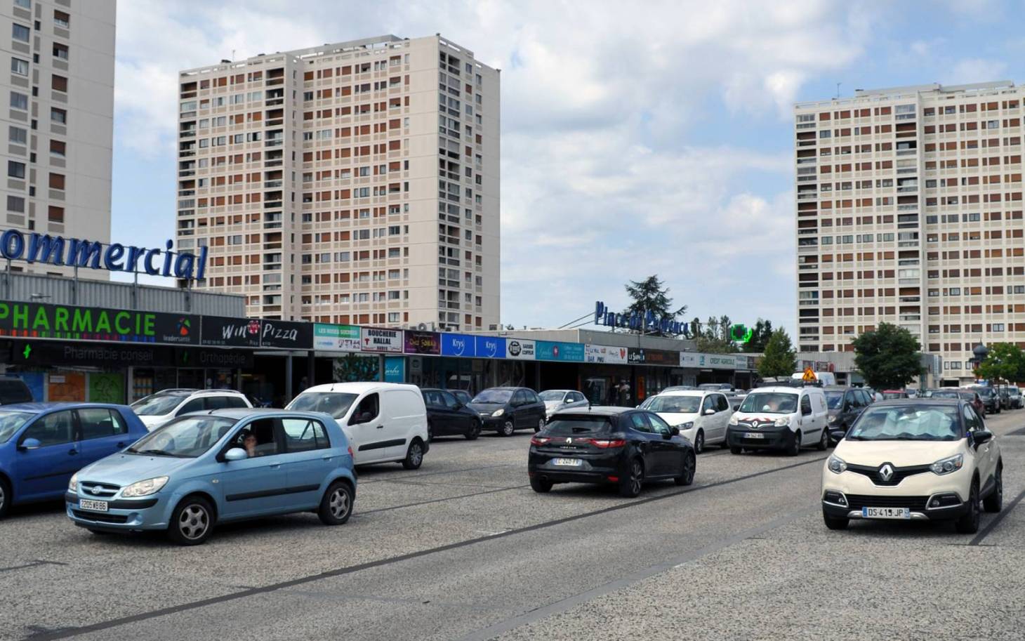 Vols dans les voitures : la police nationale appelle à la prudence