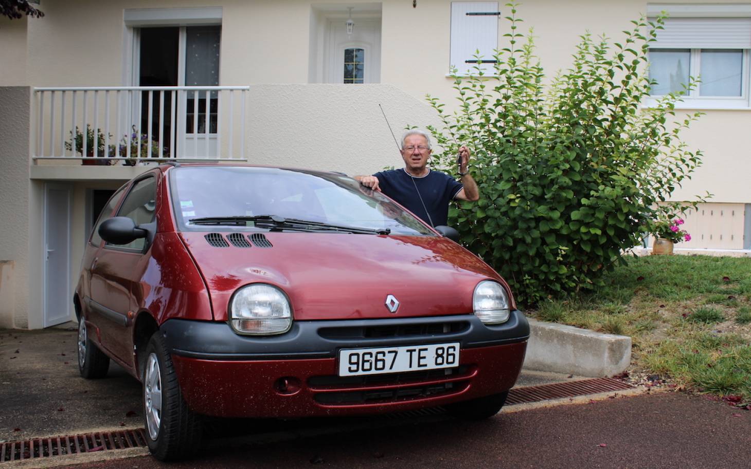 Sa Twingo affiche  117 000km au compteur