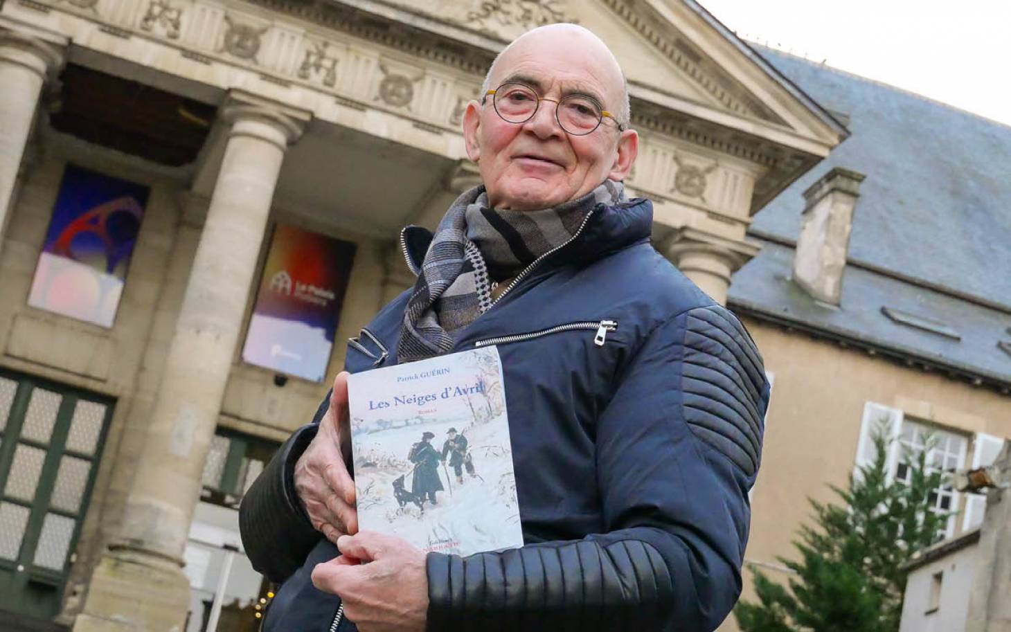 Ancien cuisinier au CHU de Poitiers, il se lance dans l'écriture à 75 ans