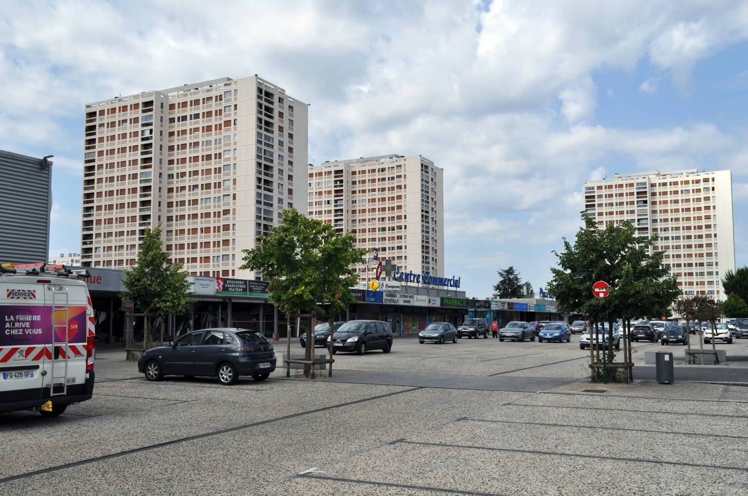 Poitiers : un un homme d'une vingtaine d'années en urgence absolue après une rixe aux Couronneries