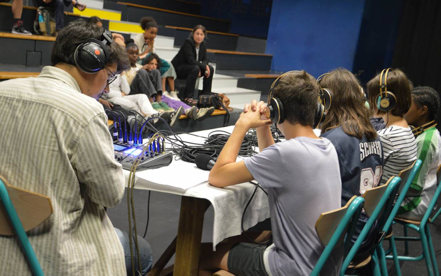 Des chroniqueurs radio au collège
