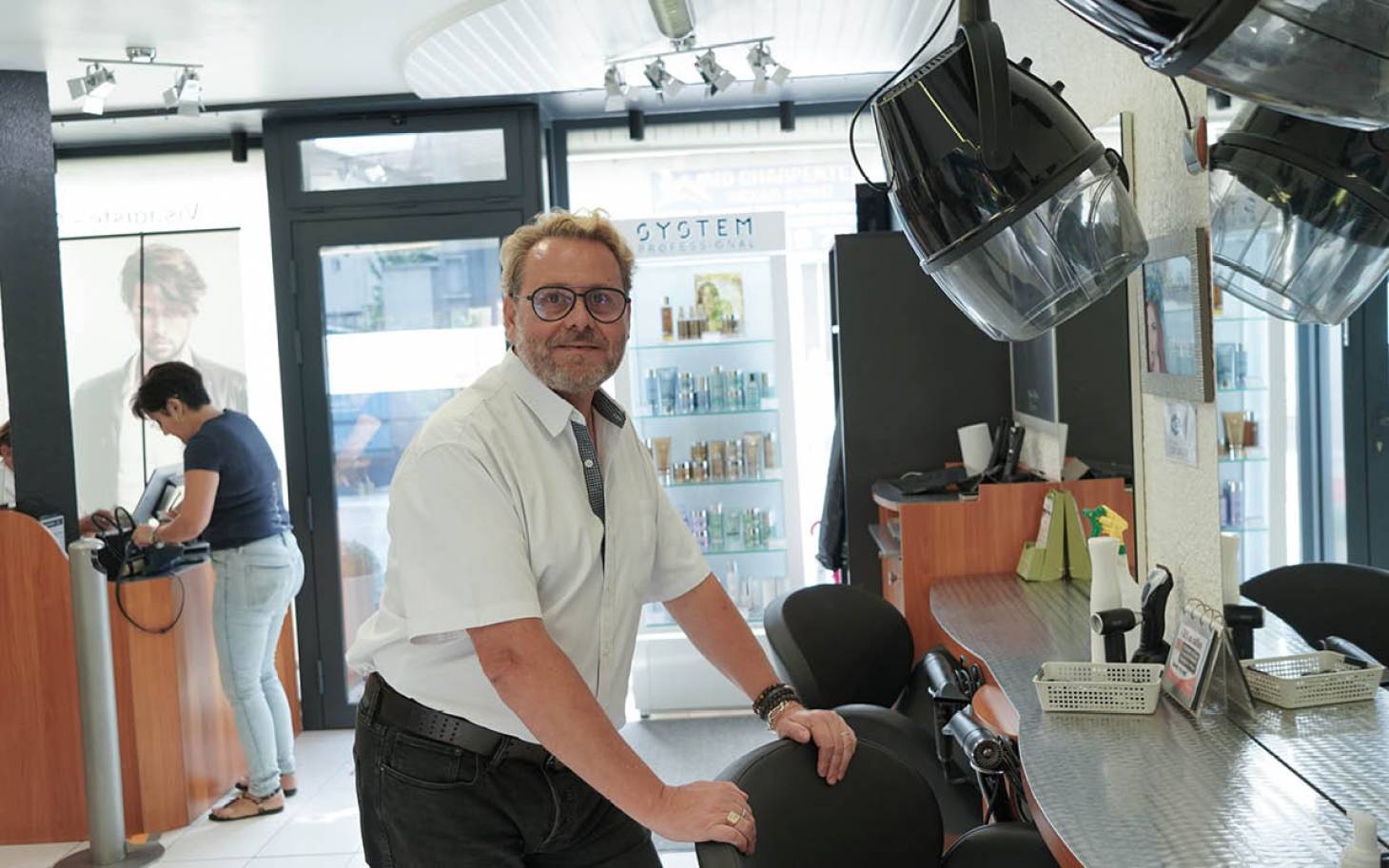 Pour les coiffeurs,  la coupe est pleine