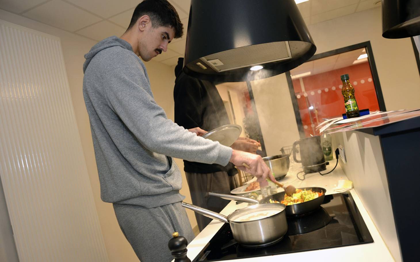 Au PB86, des joueurs aux fourneaux et sur le terrain