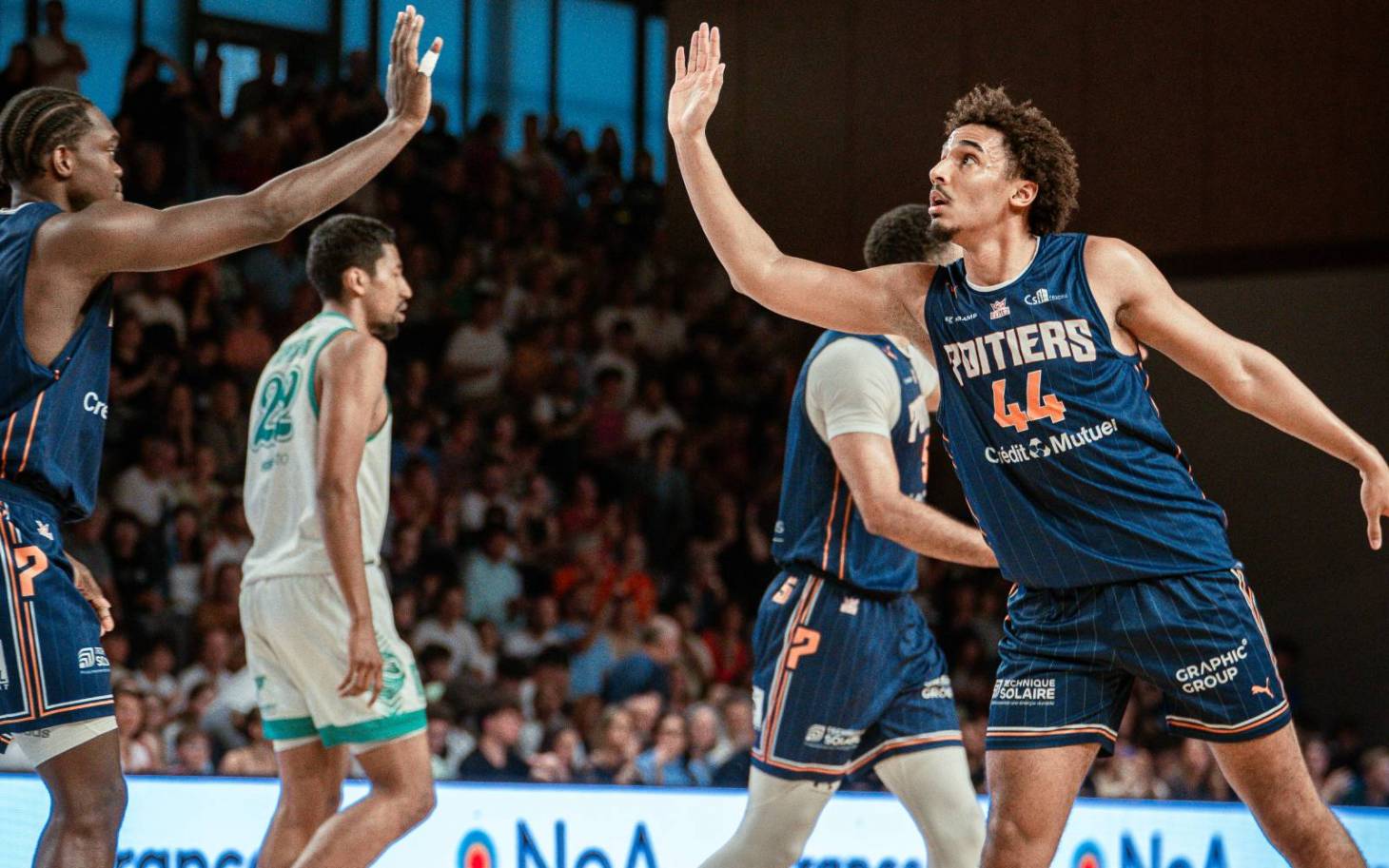 Basket/Elite 2 - Le PB86 gagne à Aix-Maurienne (79-81) et assure sa place en play-offs
