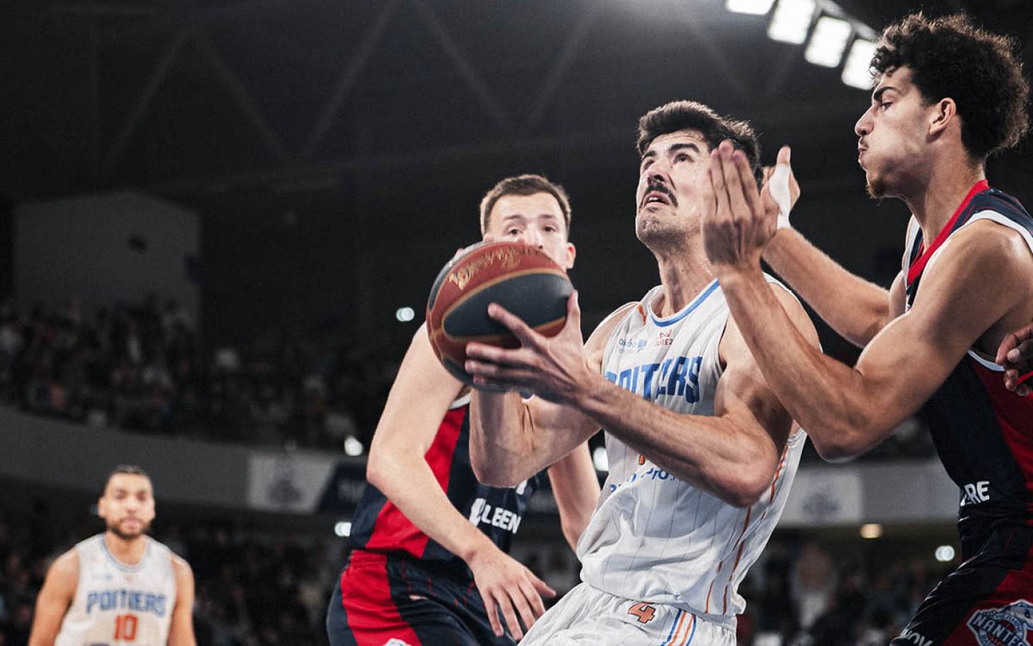 Poitiers-Nantes, la lutte finale