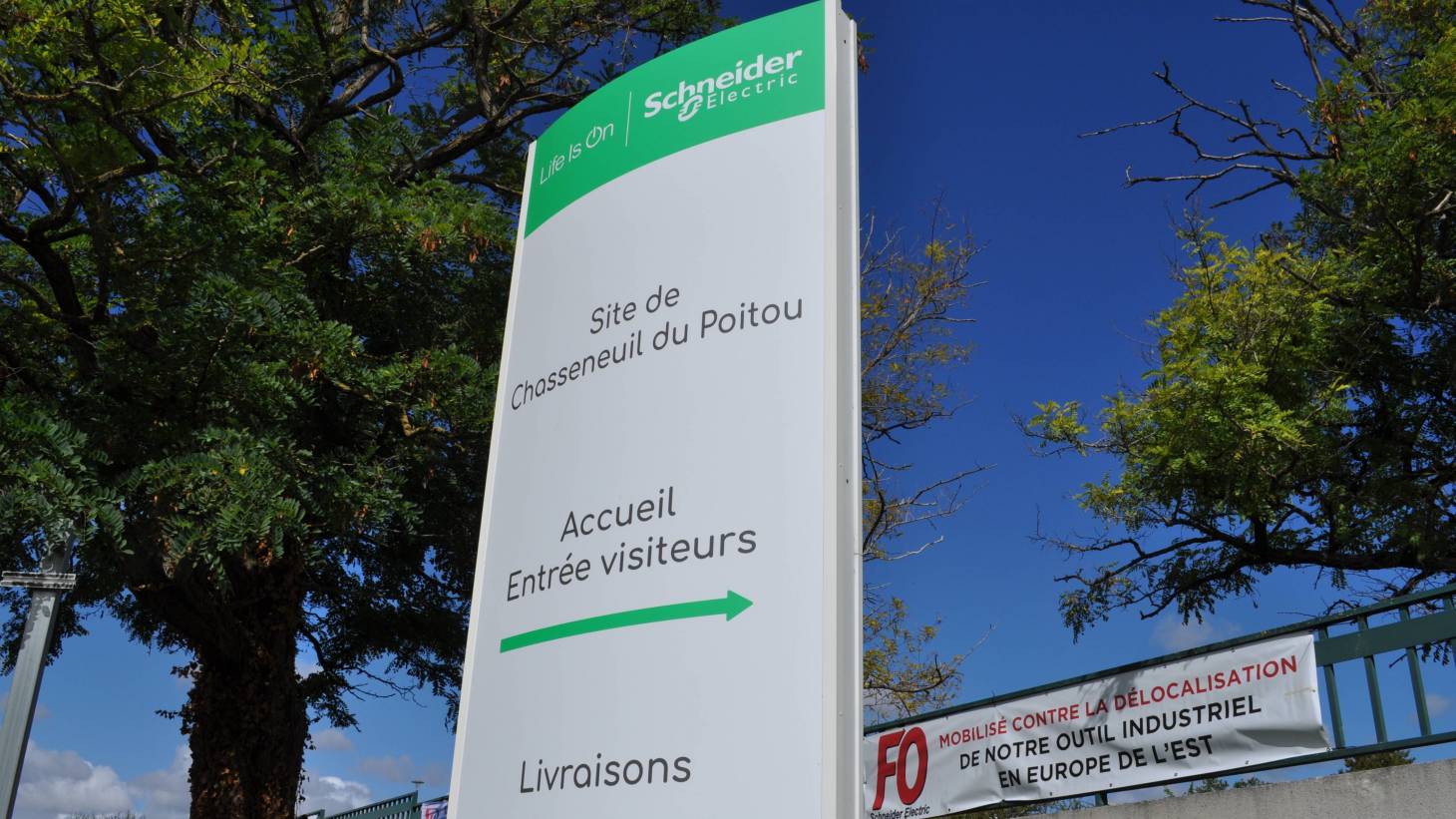Schneider Electric : le site industriel de Chasseneuil-du-Poitou fermera ses portes en 2028