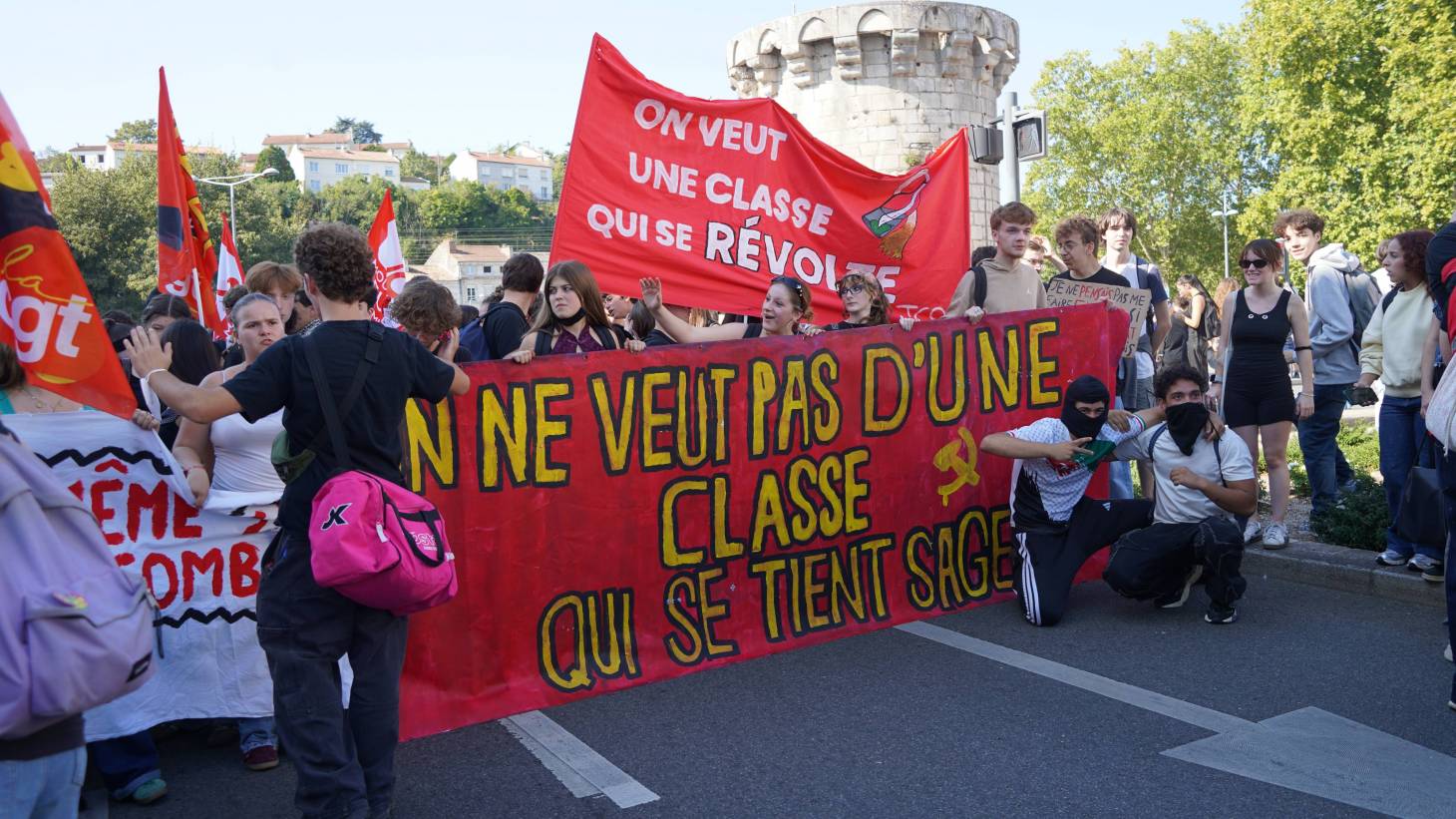 Mobilisation lycéenne : 5 000 manifestants dans les rues de Poitiers