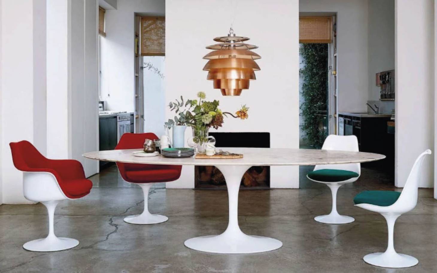La table Tulip,  toute de rondeur et de légèreté