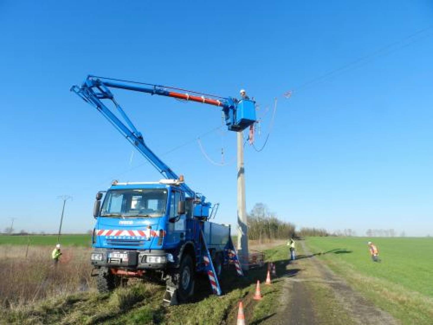 Les lignes électriques aériennes bientôt détruites