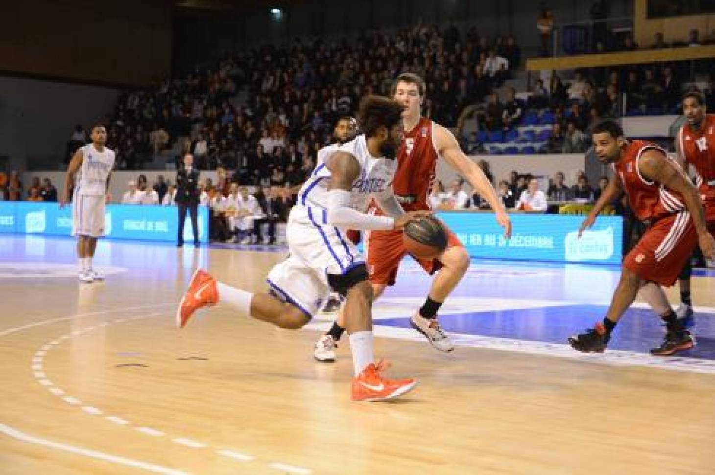 Au Havre en rangs décimés