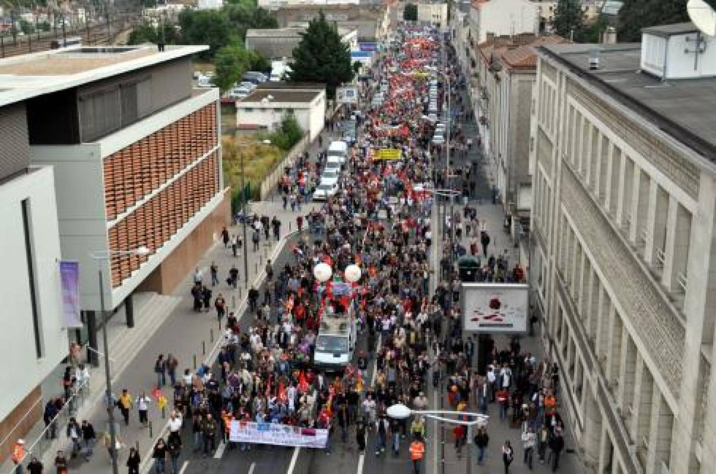 Manifestation : Poitiers noire <br>de monde