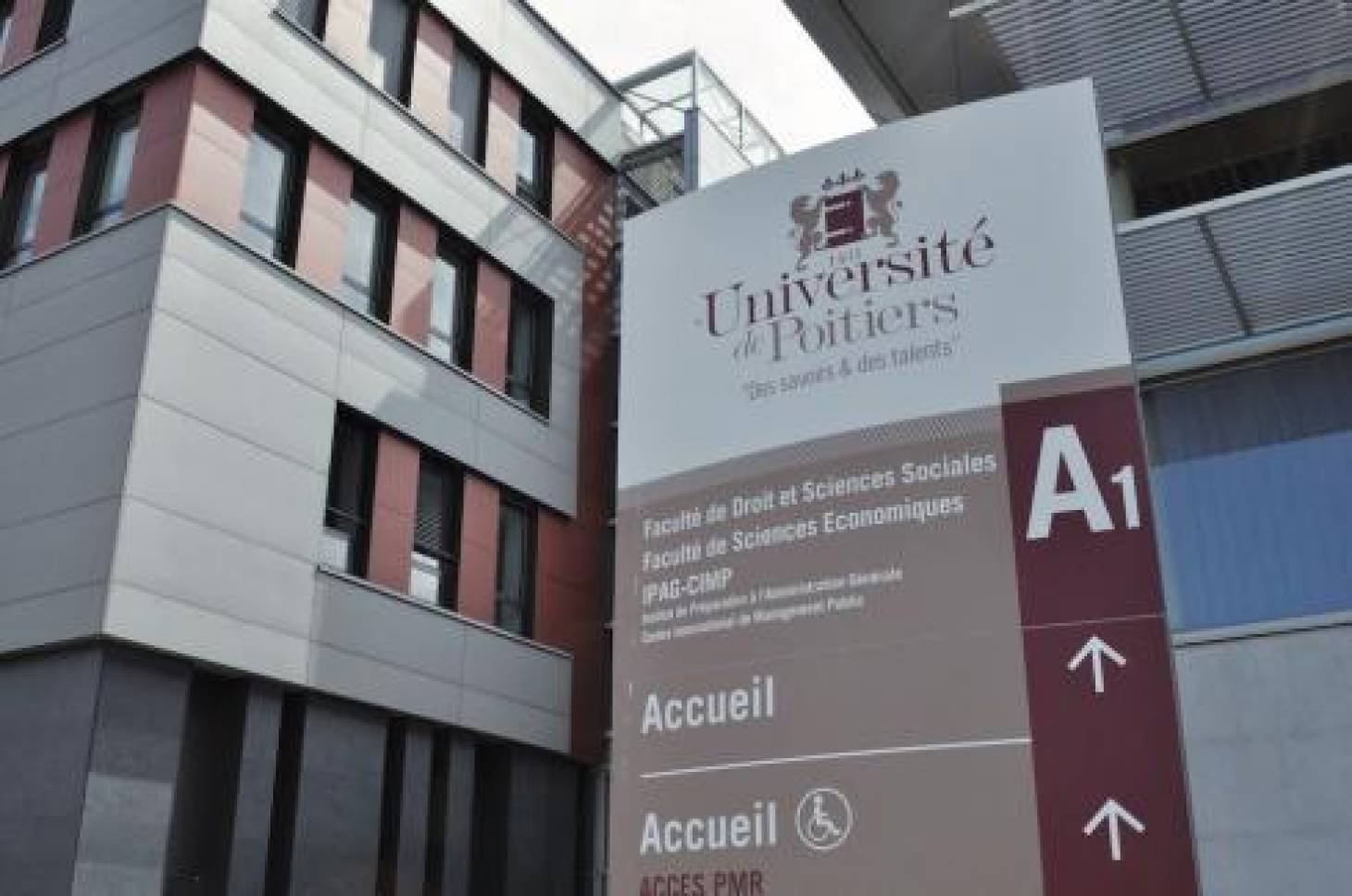 Le professeur de droit révoqué de l’université de Poitiers
