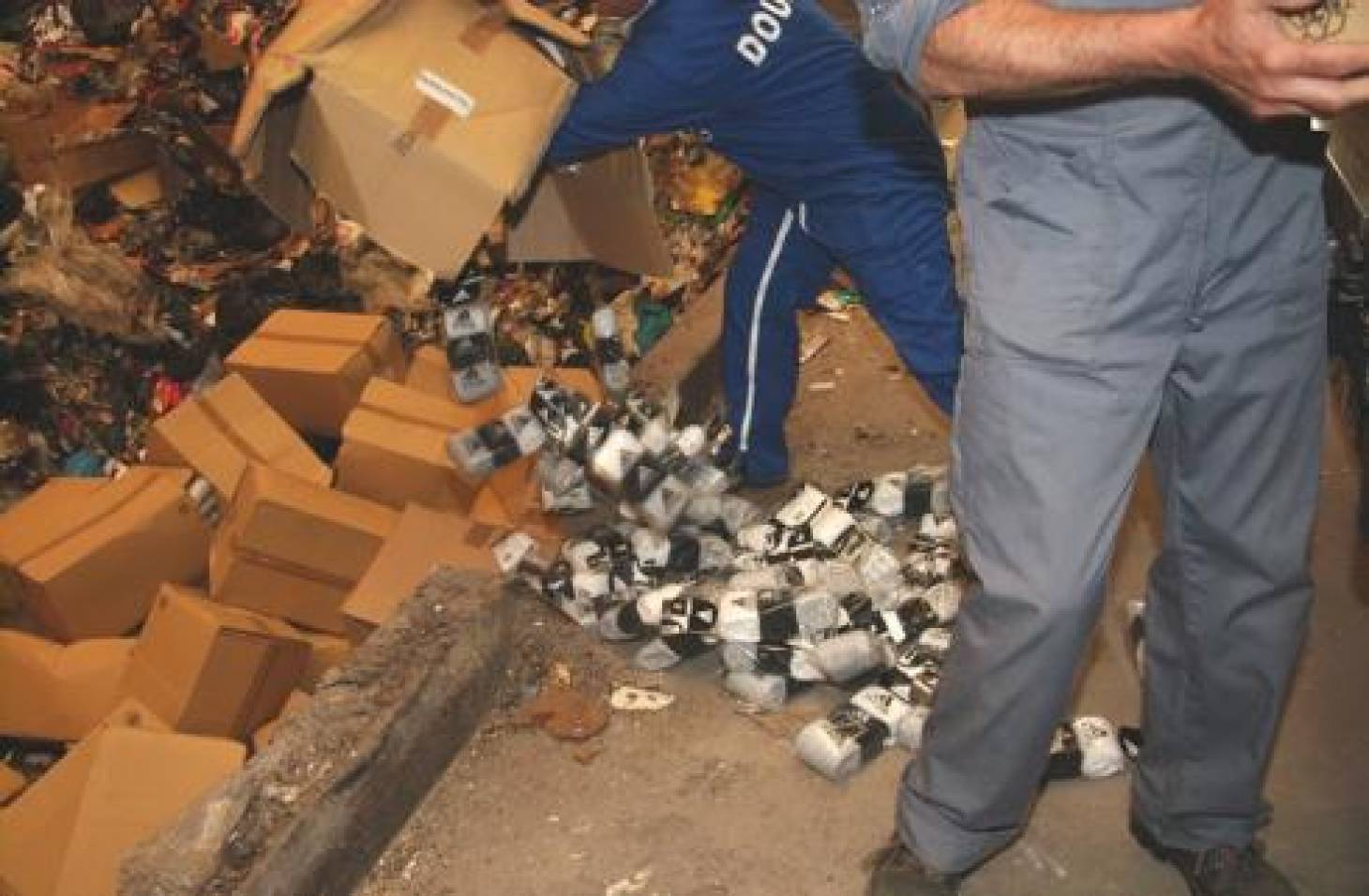 42 000 paires de chaussettes contrefaites incinérées
