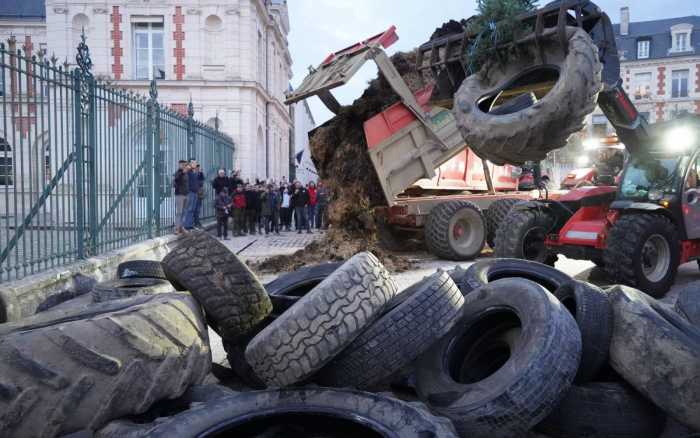 Agriculture : la colère se propage à Poitiers