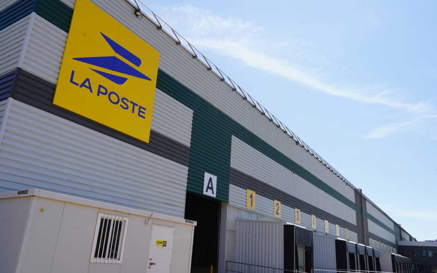 La Poste accélère sur les colis