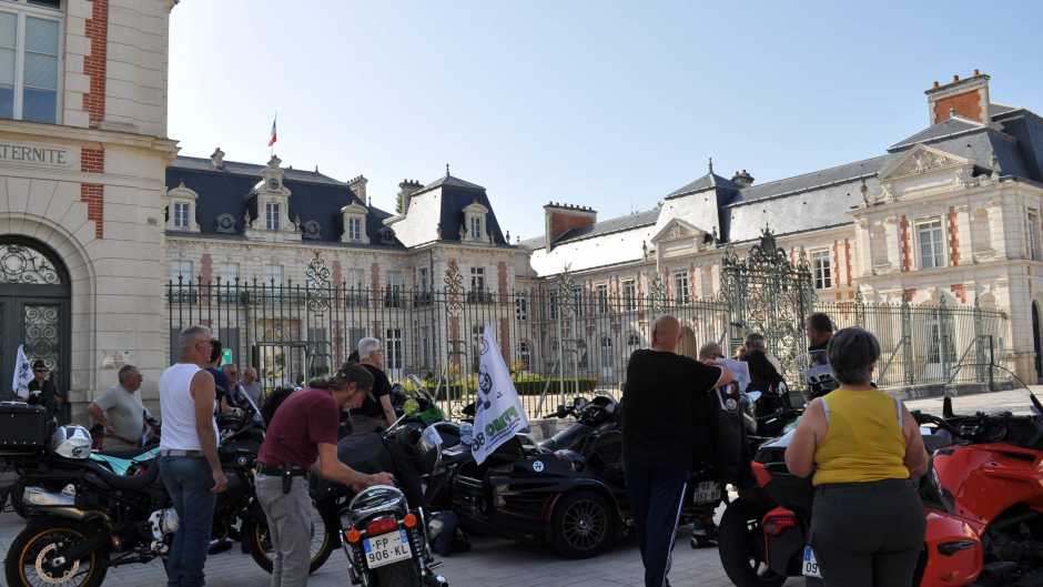 Poitiers : les motards manifestent contre le contrôle technique